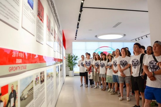 2e2795f299d444779cf27e3873ba8d44