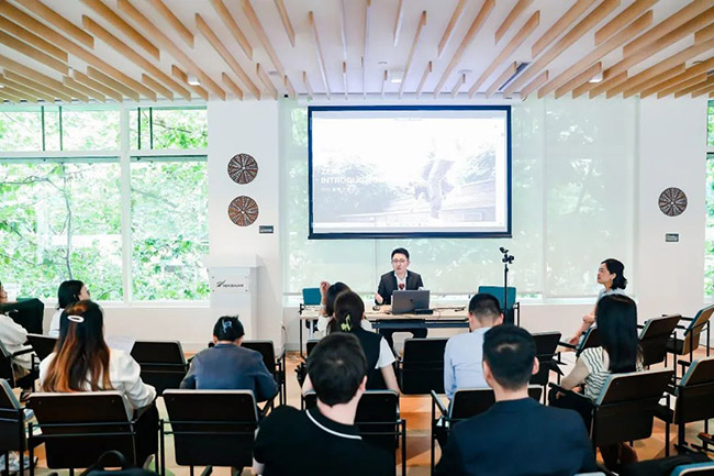 7140da27642746c8a16723fb554b5a7f