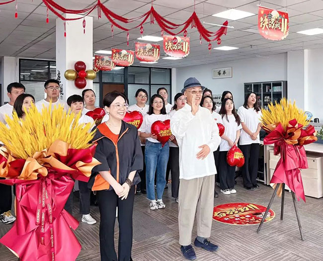 f2d142e45db14595b81d1d67381e53e7